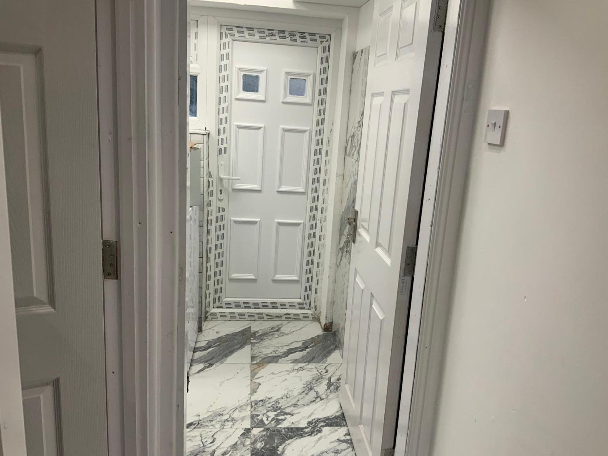 One Bedroom Apartment *